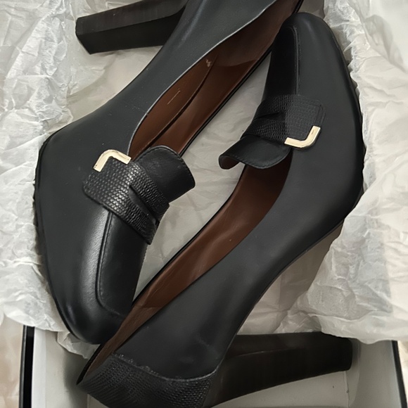 Banana Republic Shoes - NIB Banana Republic Mya Black Leather Heels - Size 10